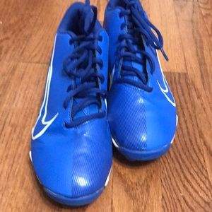 Blue  and white Nike vapor ultrafly 3/ fast flex BSBL Cleats. Size 8.5